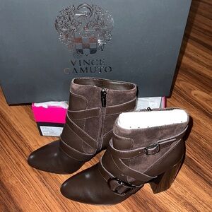 Vince CAMUTO ERILLIE BOOTIE